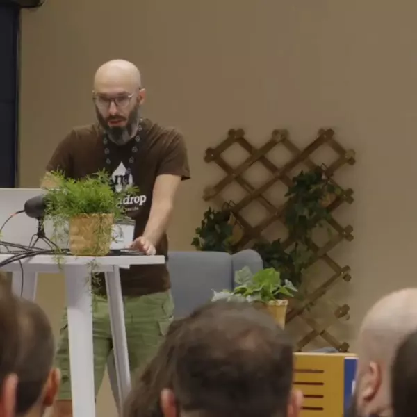 Imagen de Ricardo Sanz en la charla "Drupal Boilerplate"