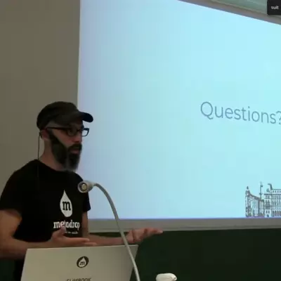 Picture of Ricardo Sanz during the talk "The Form API".